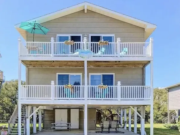 1117 S Topsail Dr, Surf City, NC 28445