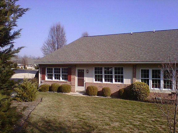2nd image of 131 Sunbrook Ln