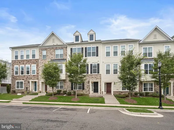 7204 Wood Trail Dr, Lanham, MD 20706