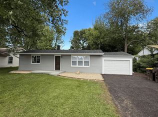 7819 Shore Dr, Machesney Park, IL 61115