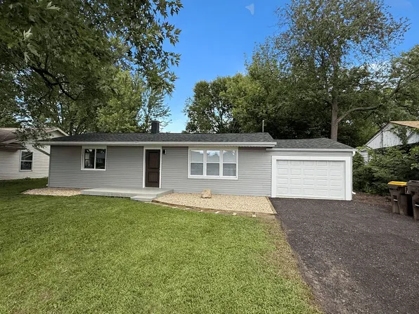 7819 Shore Dr, Machesney Park, IL 61115