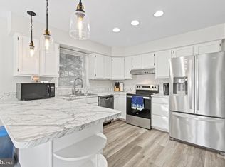 329 Cambridge Rd, Pasadena, MD 21122