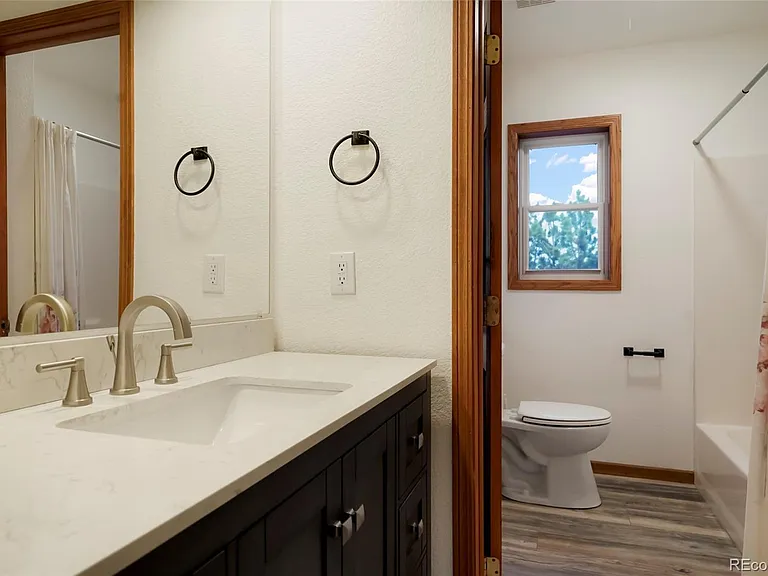 687 Crescent Lake Rd — Photo 16
