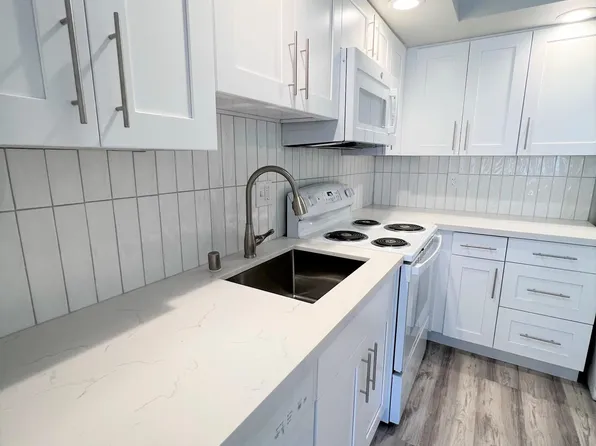 9242 Ashworth Ave N #A102, Seattle, WA 98103