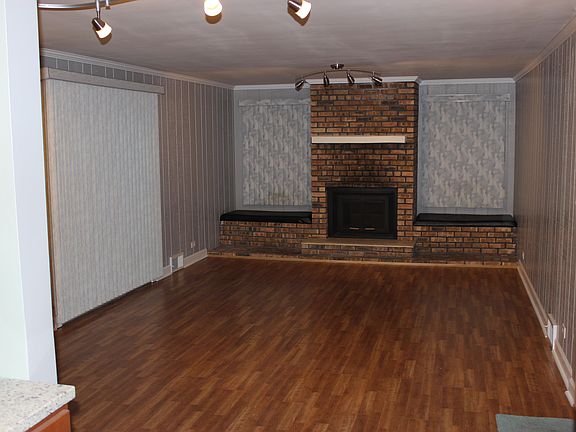 5th image of 2514 Silver Creek Dr