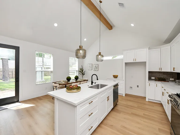 23851 Creekwood Dr — Photo 31