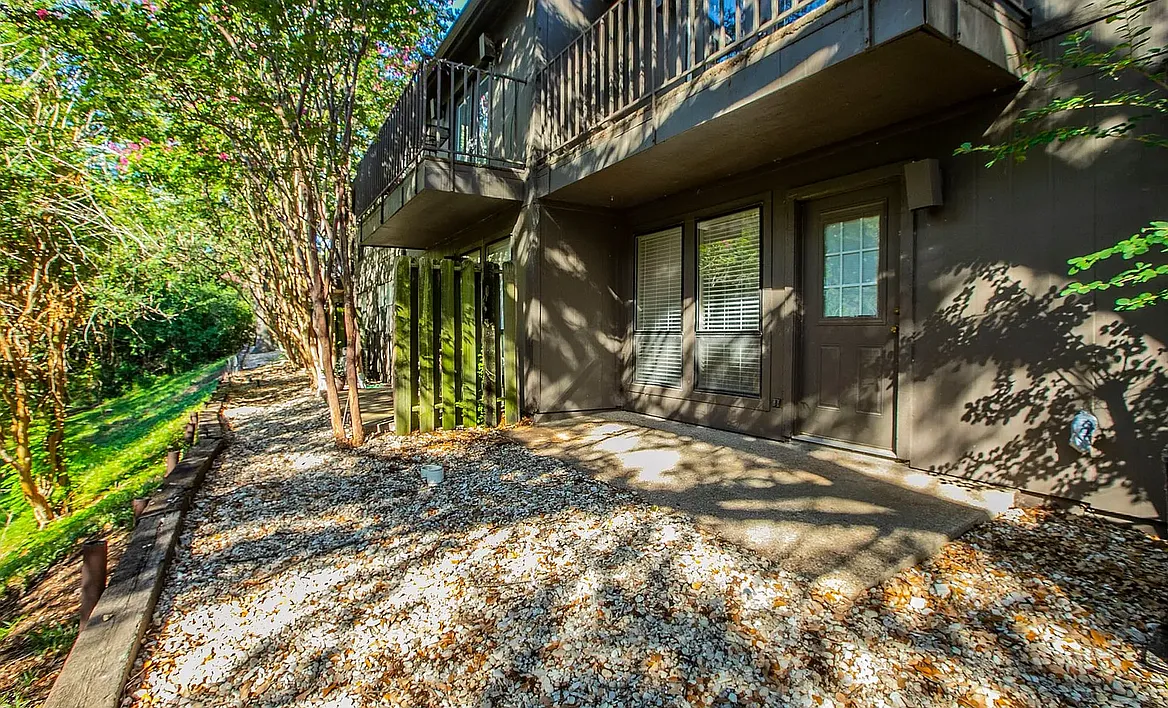 2 bed, 2.0 bath, $1,560 — Photo 1