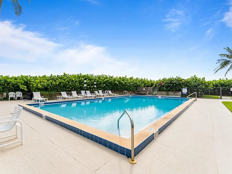 2051 NE Ocean Blvd #C13 — Photo 45