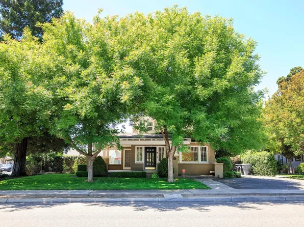 306 California Ave, Oakdale, CA 95361