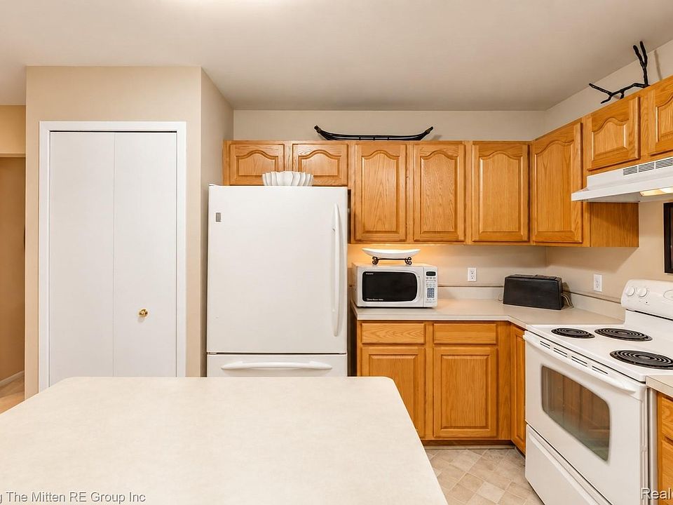 7025 Anna Dr, photo 10