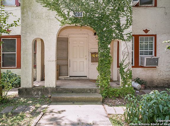 3rd image of 410 Fulton Ave