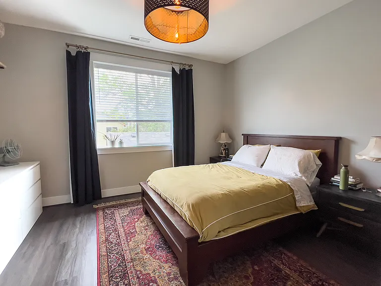 6426 N Maryland Ave — Photo 13