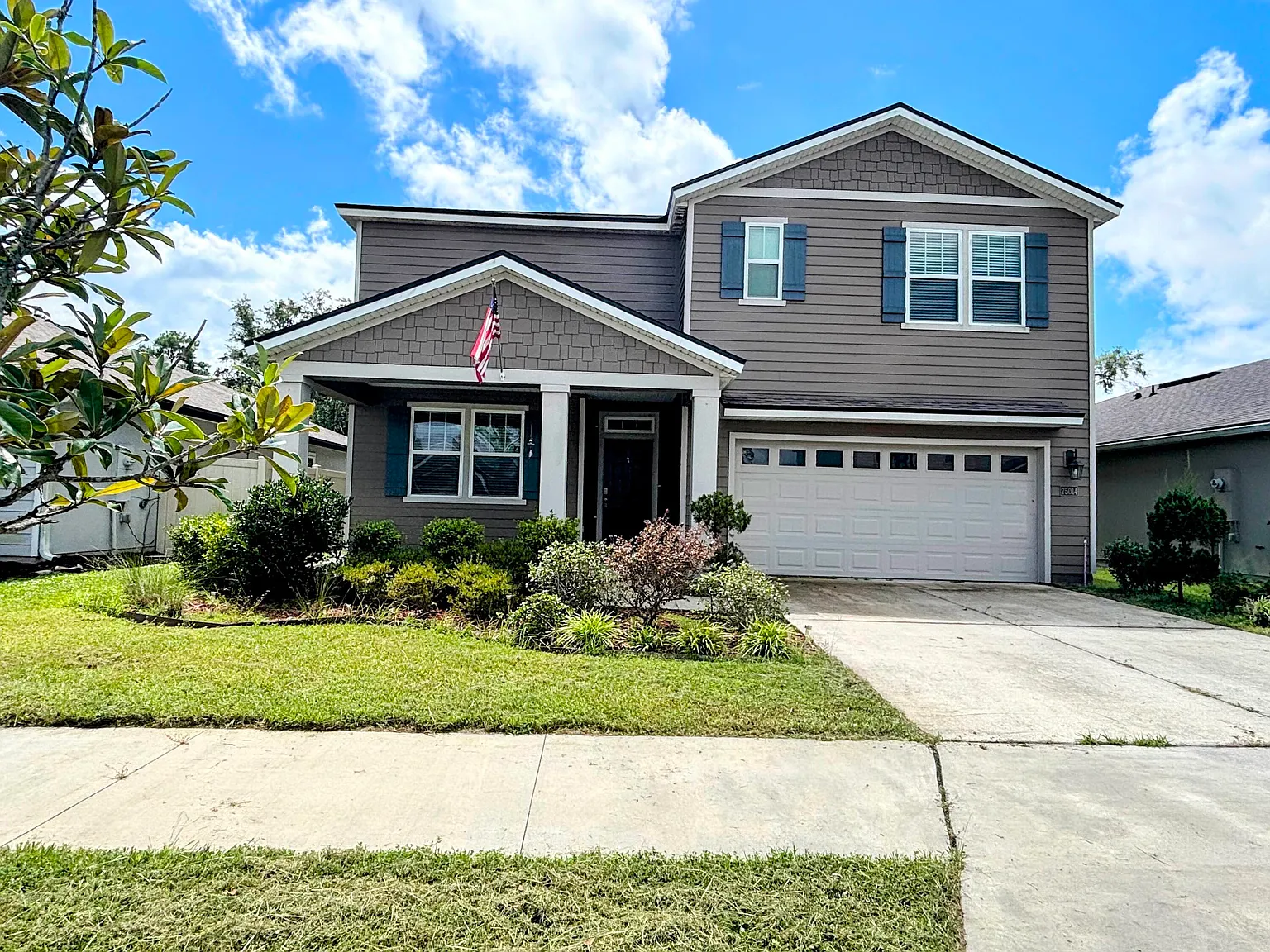5 bed, 3.0 bath, 2784 sqft, $2,600 — Photo 1