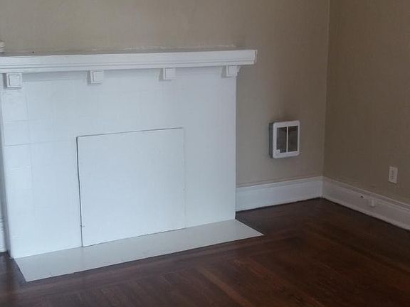 2nd image of 1522 Lee St E APT 1