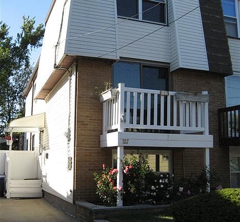 2nd image of 107 Moreland St