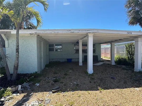 13434 1st St E, Madeira Beach, FL 33708