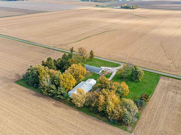 3rd image of 1167 County Road 2100 E