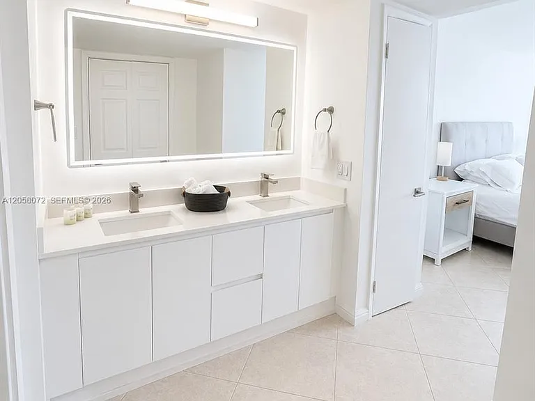 5838 Collins Ave #5G — Photo 16