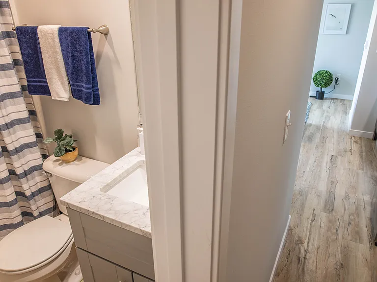 509 E White St #17 — Photo 8