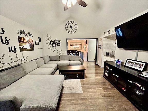 5th image of 4402 Rainbow Ct