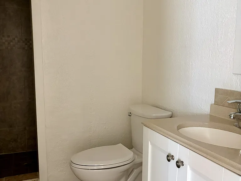 1131 Kings Hwy #1 — Photo 10