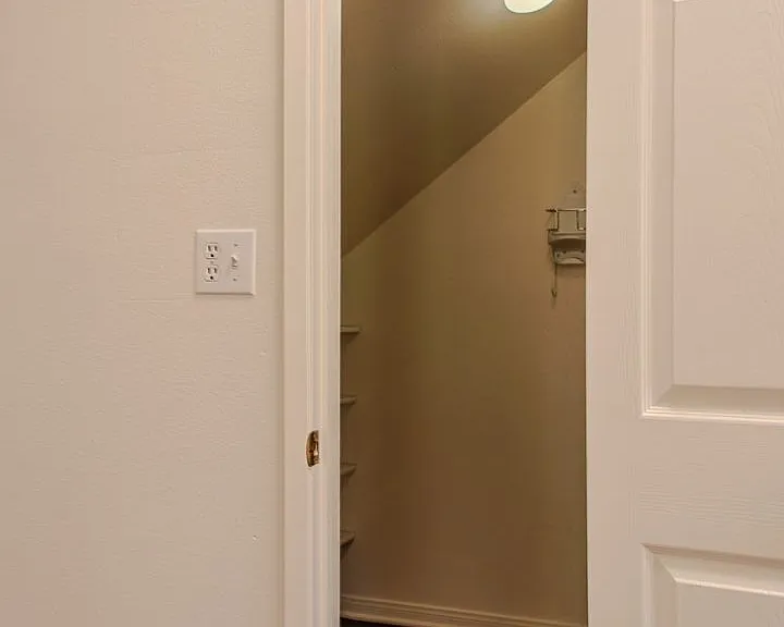 Garfield Avenue Apartments — Photo 15