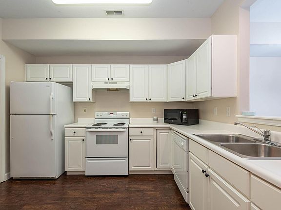 4th image of 3707 E Barrington Dr #D103