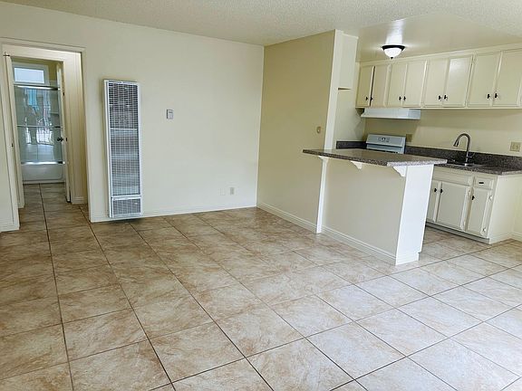 2nd image of 1965 Pomona Ave #1