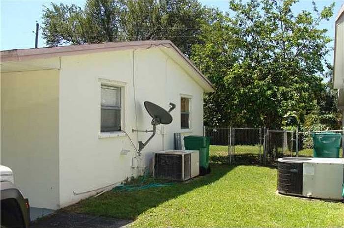 2nd image of 9432 SW 52nd St