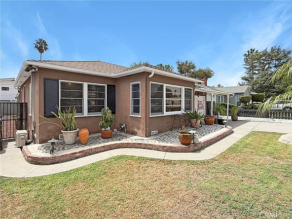 3rd image of 3618 E Del Mar Blvd