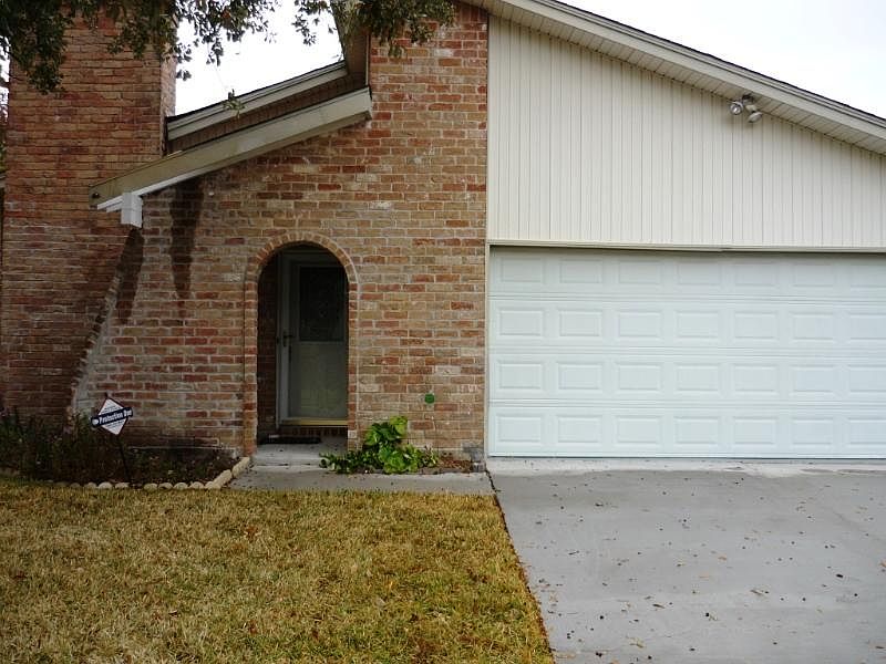 1st image of 10010 Walnut Glen Dr