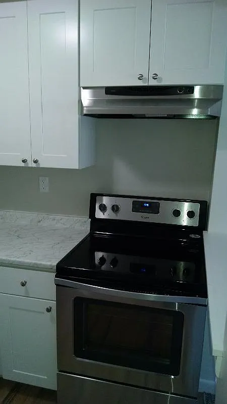 Whitney Manor — Photo 4