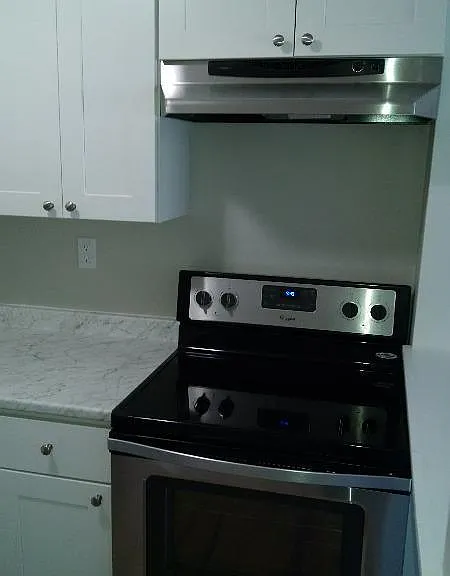 Whitney Manor — Photo 4