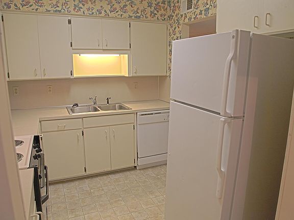 3rd image of 501 16th Ave N #5fc097abf
