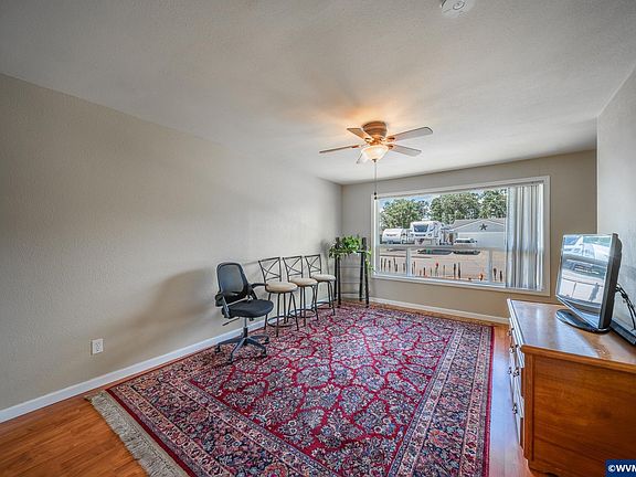 3rd image of 1166 N Douglas Ave
