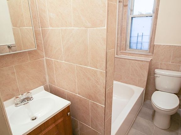 3rd image of 944 Aldus St APT 3C