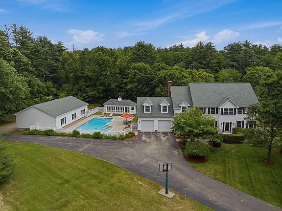 2nd image of 66A Merrimack Road