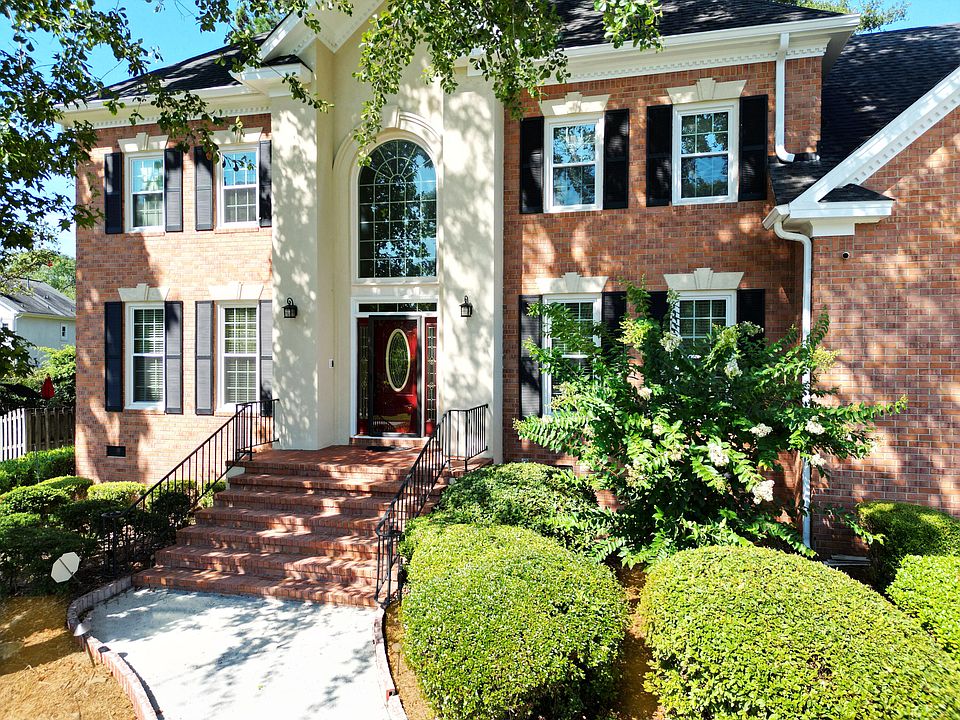 1st image of 186 Kestwick Dr W #W