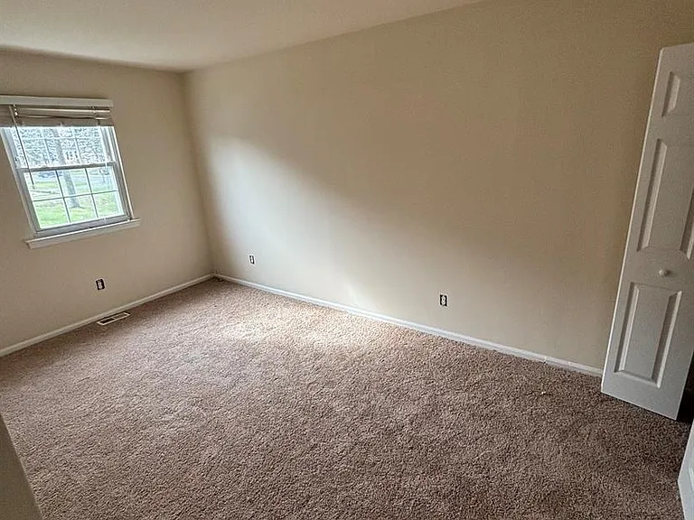 241 Washington Pl — Photo 15