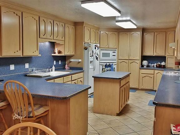 2nd image of 93 San Mateo Main St