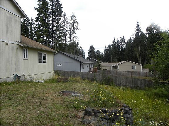 5th image of 2230 E Trails End Dr