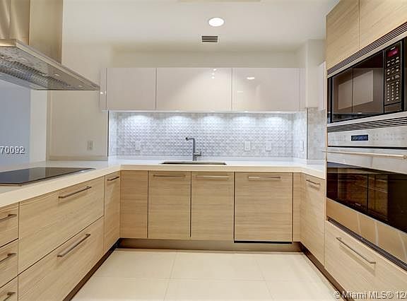 4th image of 17301 Biscayne Blvd APT 1708