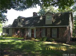 2912 Monarch Dr, Charlotte, NC 28214