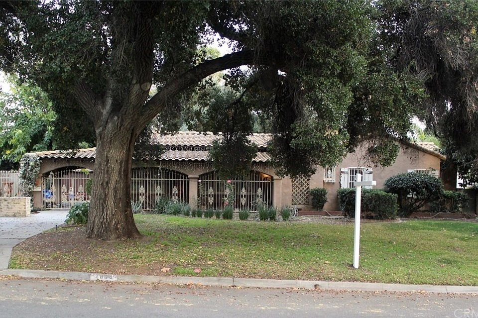 1st image of 2865 Muscupiabe Dr