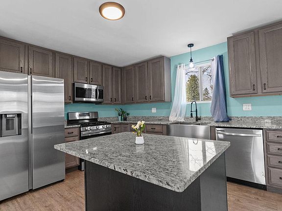 4th image of W882 Hyacinth ROAD