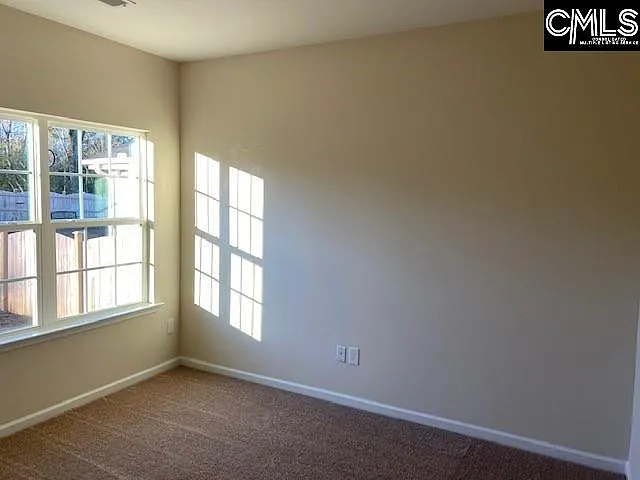 1323 Tamarind Ln — Photo 6