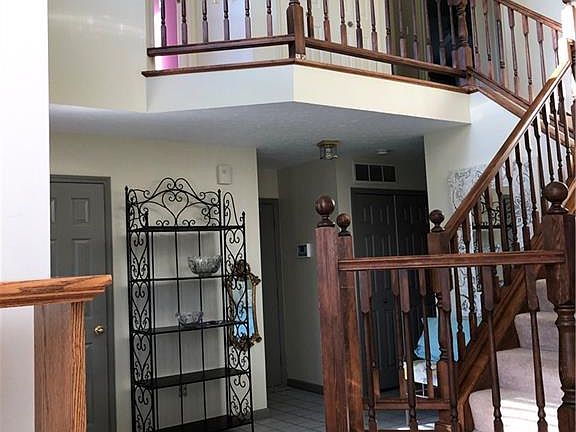 3rd image of 770 Broad Oak Dr