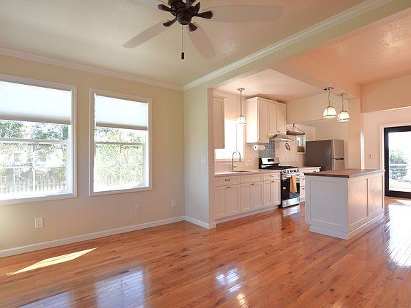 5th image of 2615 Fremont Dr