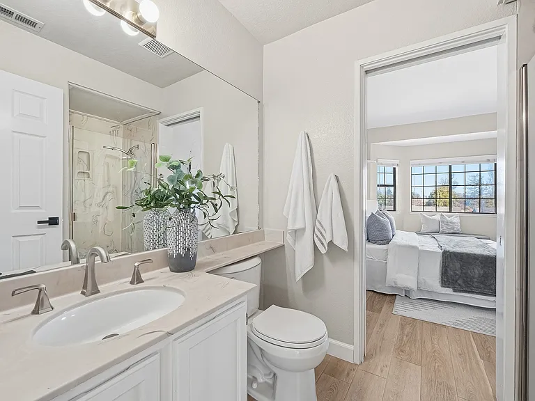 649 La Maison Dr — Photo 2