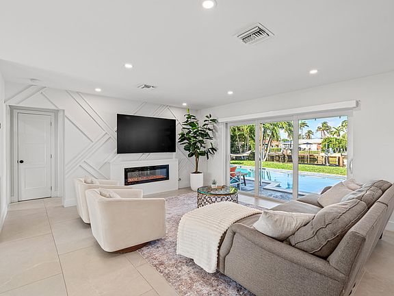 4th image of 331 SE 6th Avenue